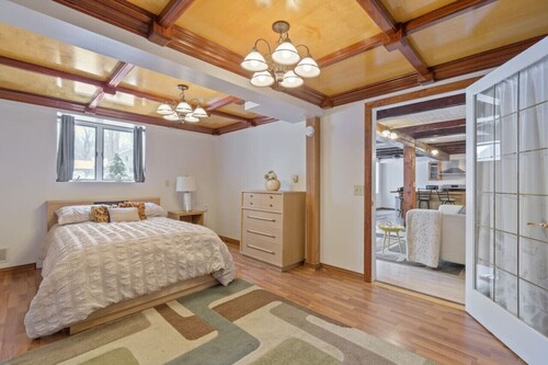 Scandinavian Comfort in Pittsford Barn!