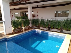 Ulkouima-allas, lämmitetty uima-allas