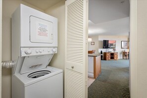Interior - Large Remodeled with Ocean View (Lahaina)