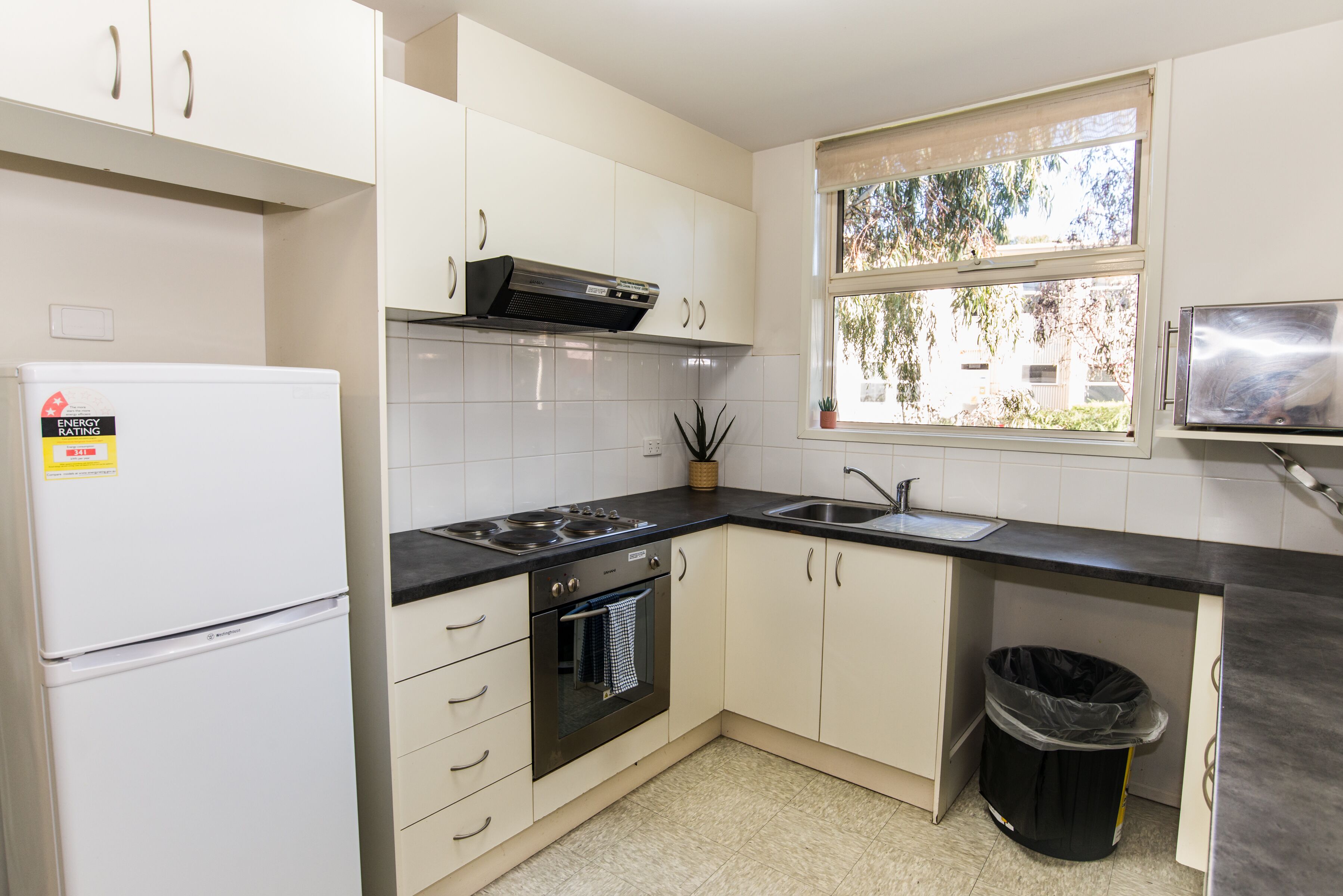 4 bedroom apartment in Berwick location — image 3