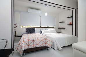 Iron/ironing board, free WiFi, bed sheets