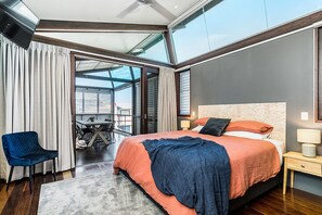 3 bedrooms, individually furnished, iron/ironing board