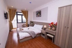 Deluxe Double Room with Balcony | Free WiFi, bed sheets - Lina Hotel (Da Lat)