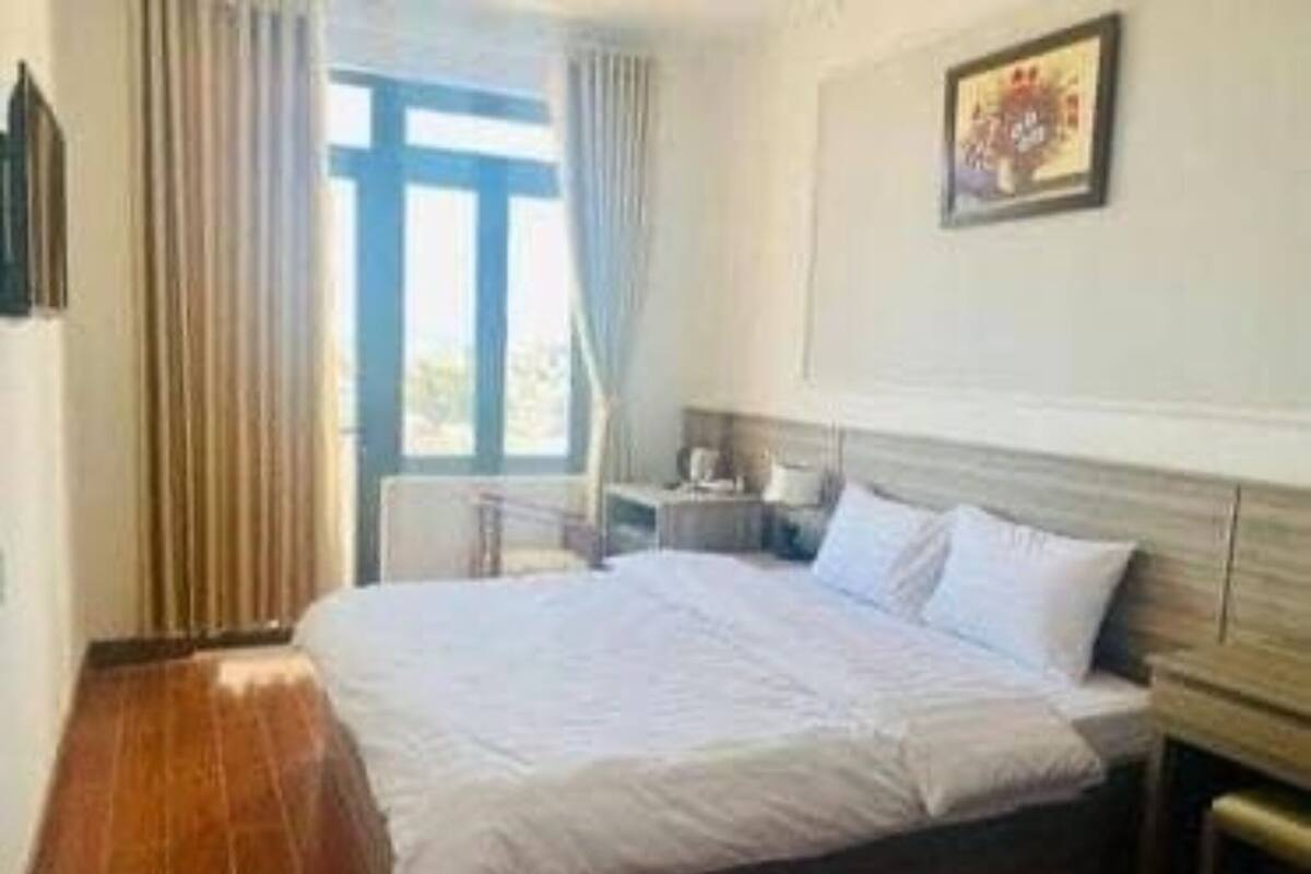 WiFi (free), bed sheets