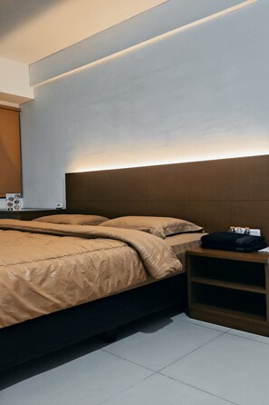 Estudio | Caja fuerte, escritorio, wifi gratis