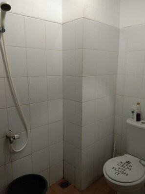 Studio | Bathroom