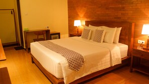 Superior Room | Minibar, desk, bed sheets - Anang Bed & Breakfast Syariah by Ndalem Beong (Borobudur)