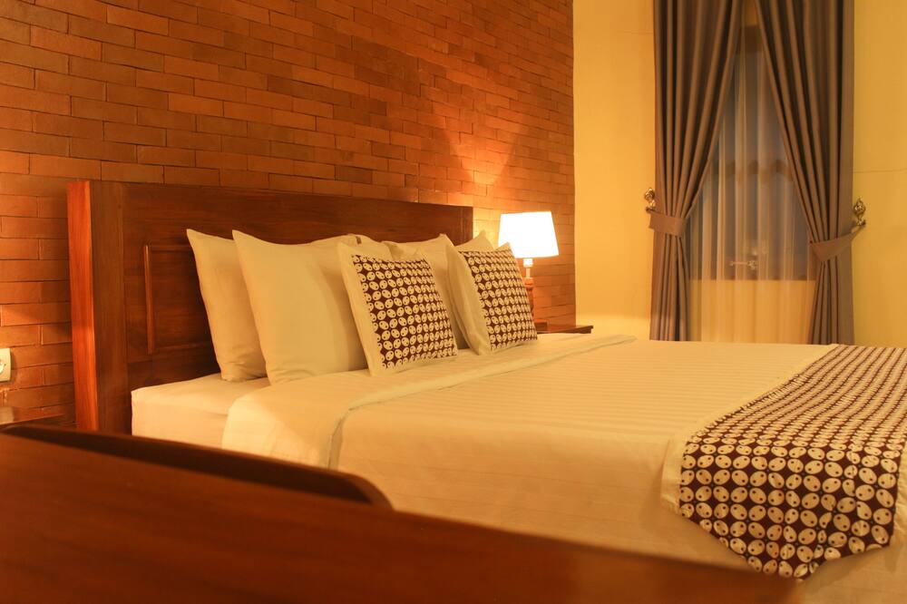 Anang Bed & Breakfast Syariah by Ndalem Beong