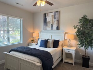 4 slaapkamers, een bureau, een strijkplank/strijkijzer, gratis wifi