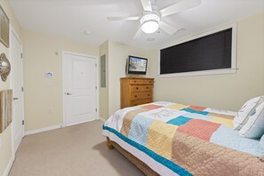 4 bedrooms, free WiFi, bed sheets, wheelchair access