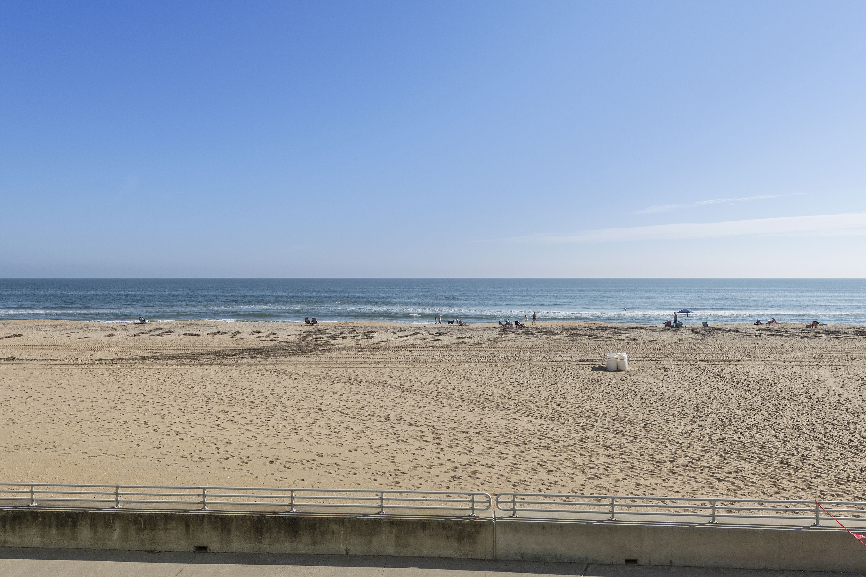 ビーチ、サンラウンジャー