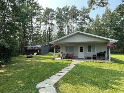 Guest House at Parkland Beach, Gull Lake