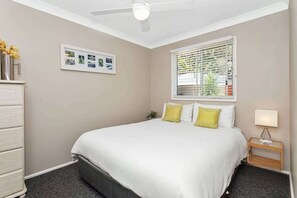 3 bedrooms, iron/ironing board, WiFi