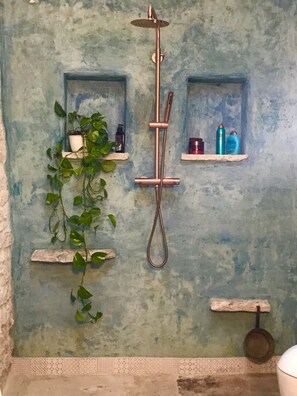 Shower, hair dryer, towels - Private boho trullo near Alberobello /Locortotondo (Martina Franca)