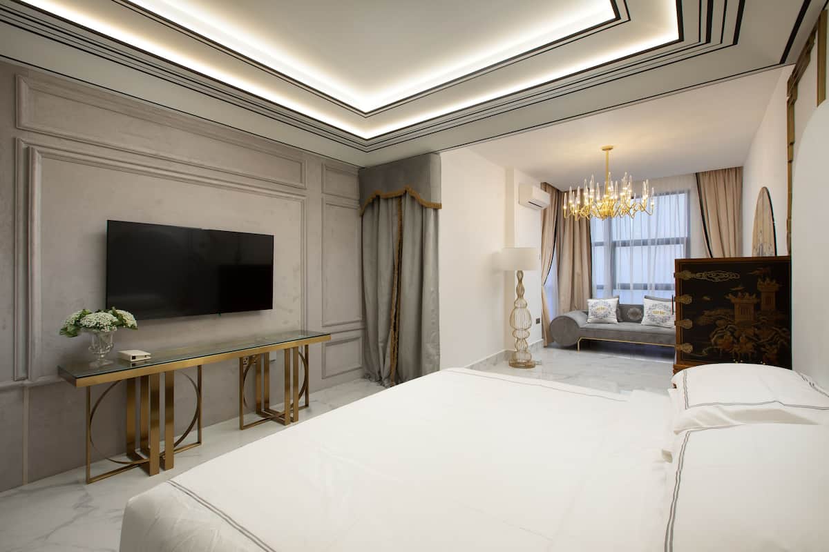 GLAM VII | 2 bedrooms, premium bedding, pillowtop beds, minibar
