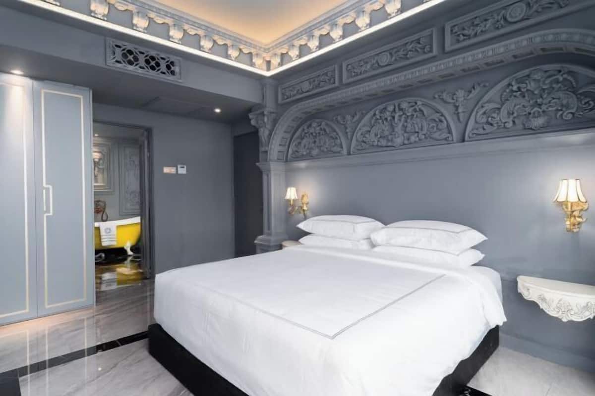 2 bedrooms, premium bedding, pillowtop beds, minibar