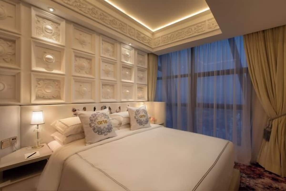 2 bedrooms, premium bedding, pillowtop beds, minibar