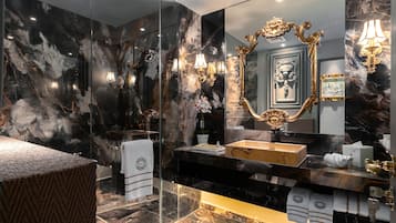 Zimmer (PALATIAL NOIRE VI) | Badezimmer