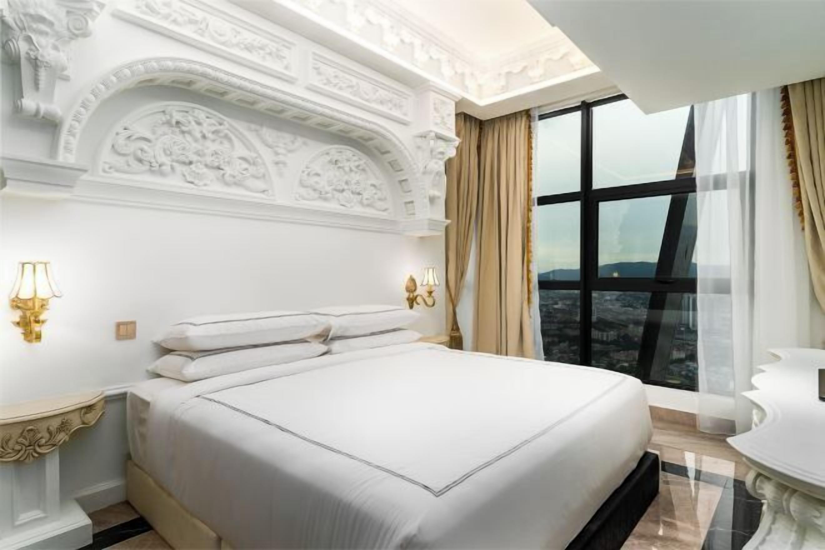 Premium bedding, pillowtop beds, minibar, in-room safe