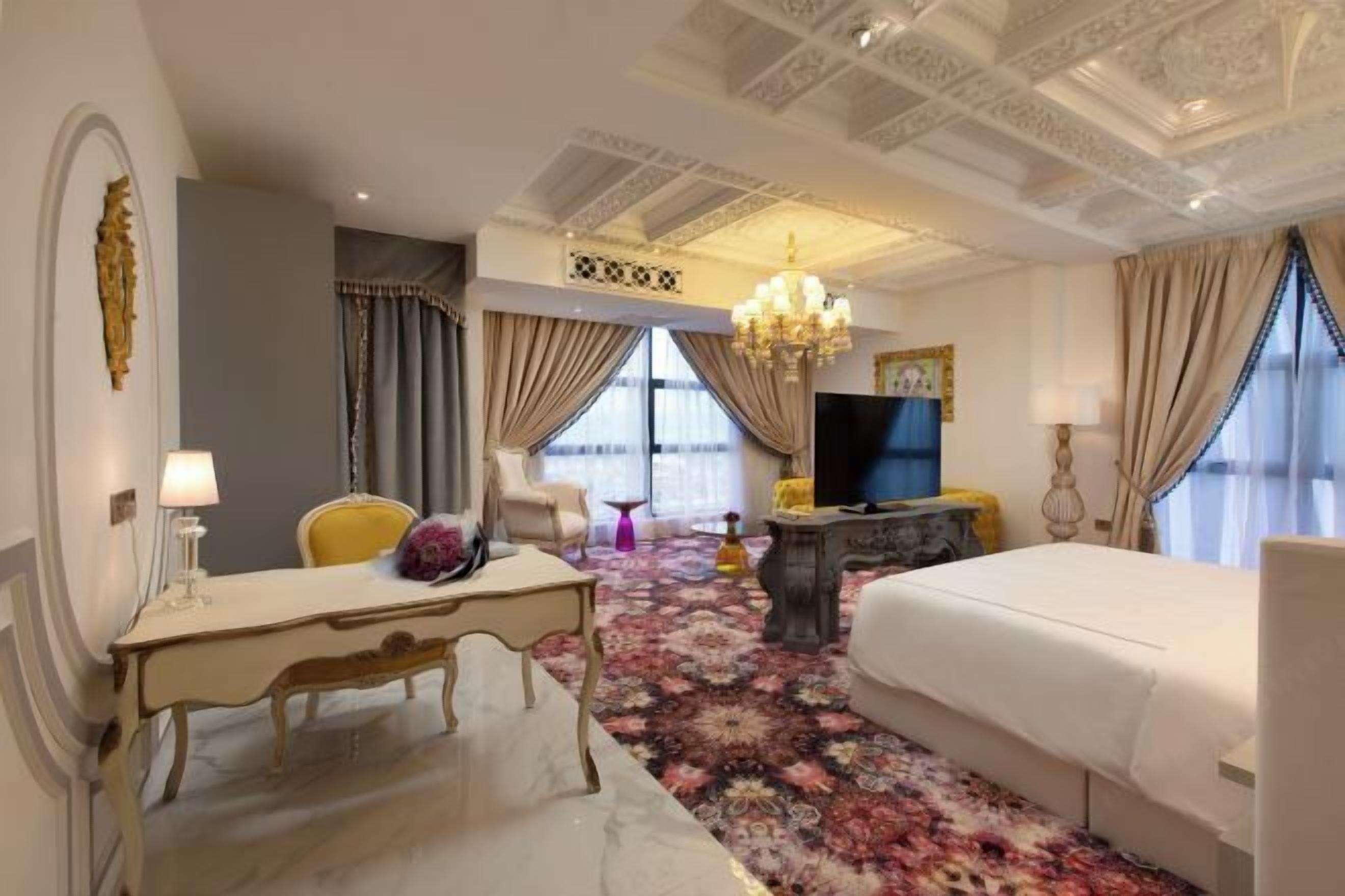 Premium bedding, pillowtop beds, minibar, in-room safe