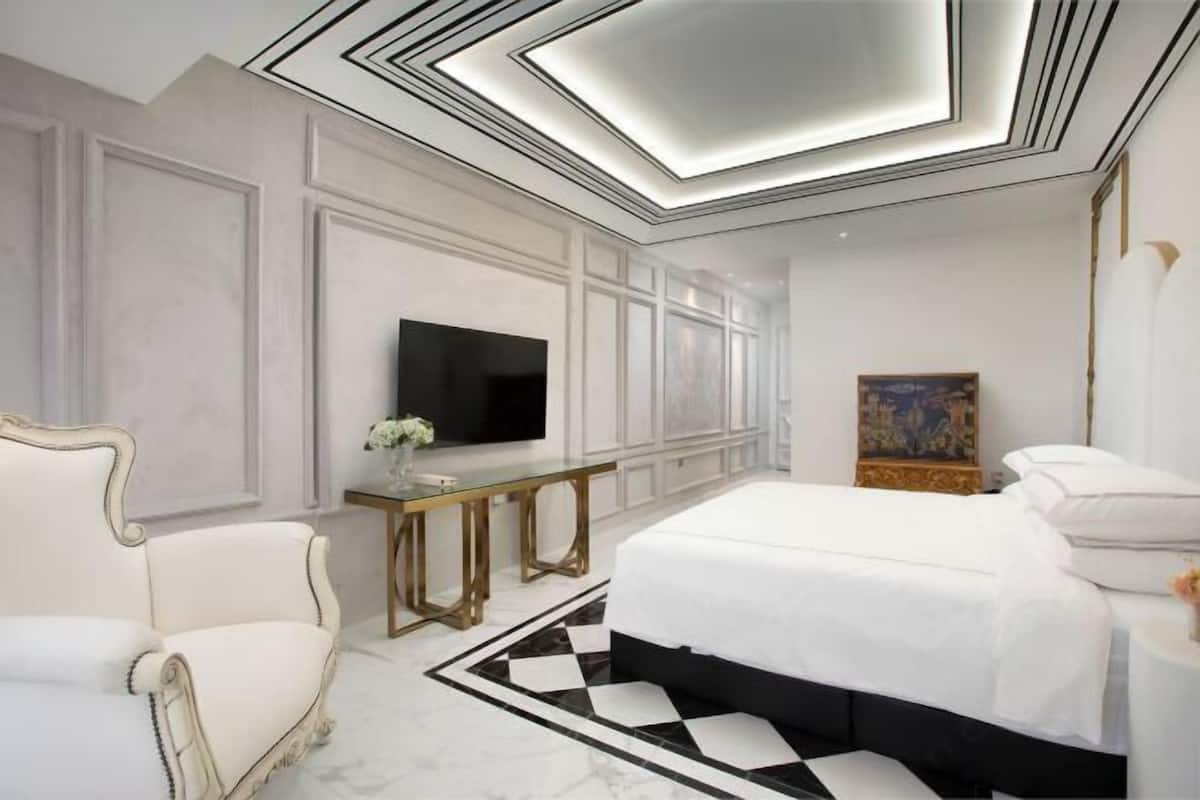 2 bedrooms, premium bedding, pillowtop beds, minibar