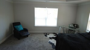4 bedrooms, desk, iron/ironing board, free WiFi