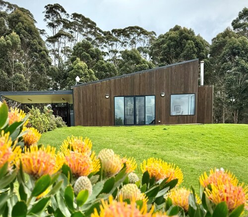 Walnut Grove: Modern comfort with expansive views