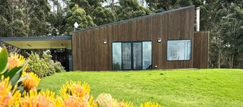 Walnut Grove: Modern comfort with expansive views