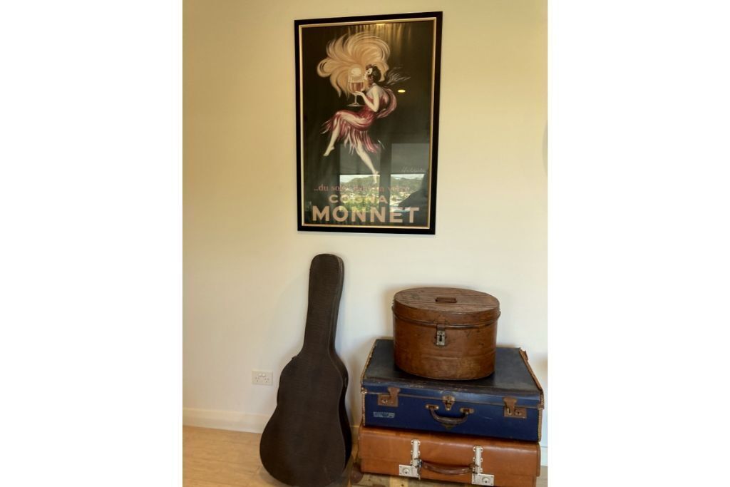 Surf'n Joey - Luxury one bedroom self contained suite. — image 8