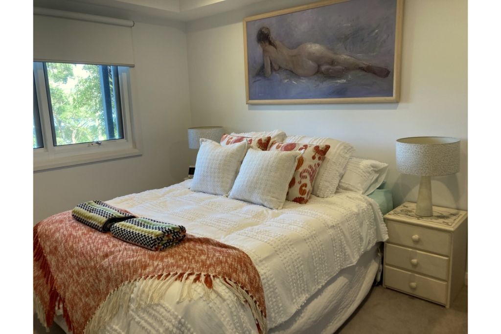 Surf'n Joey - Luxury one bedroom self contained suite. — image 22