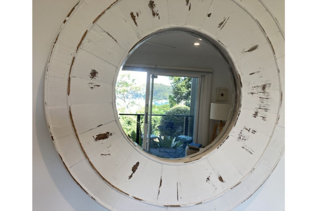 Surf'n Joey - Luxury one bedroom self contained suite. — image 18