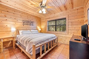 2 slaapkamers, een strijkplank/strijkijzer, gratis wifi, beddengoed