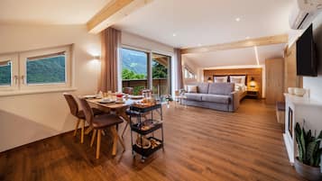 テレビ、暖炉、DVD プレーヤー、ステレオ