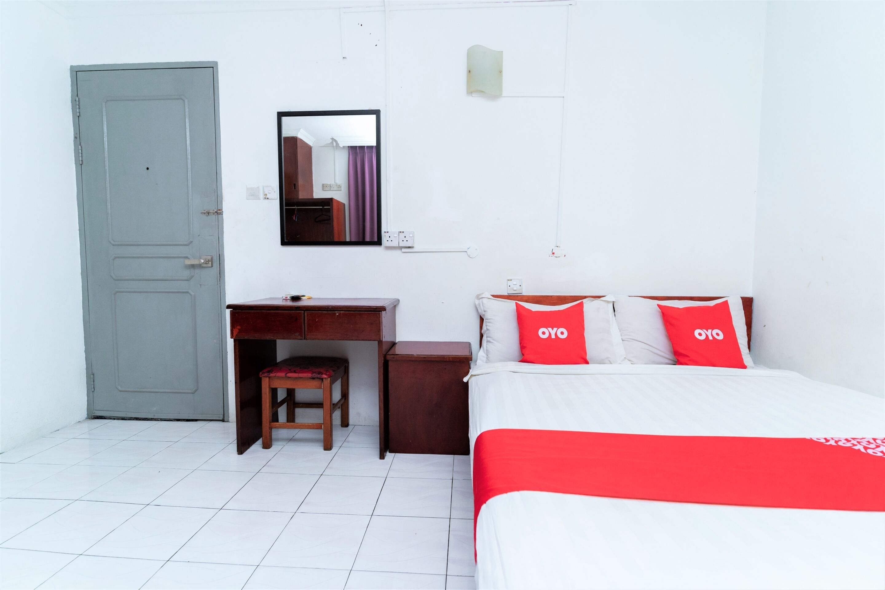 deluxe double room | free wifi, bed sheets