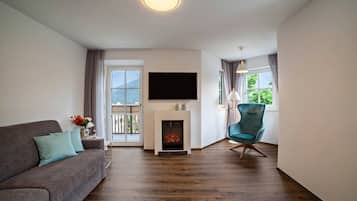 TV, fireplace, DVD player, stereo