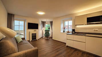 Fernseher, Kamin, DVD-Player, Stereoanlage
