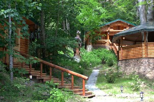 Couples treatment rooms, sauna, hot tub, steam room, body treatments