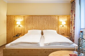 Double Room | Hypo-allergenic bedding, minibar, in-room safe, desk - Robenstein Aktivhotel & SPA (Zwiesel)