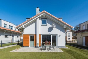 Unclassified image, 5 of 33, button