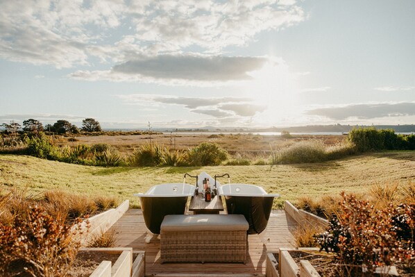Property grounds - Pukehina Retreat & Lodge (Pukehina)