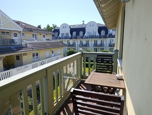 Unclassified image, 3 of 23, button