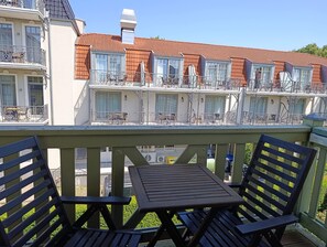 Unclassified image, 2 of 23, button