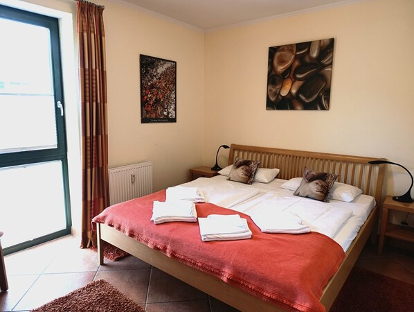 2 habitaciones, cuna de viaje, wifi y ropa de cama 