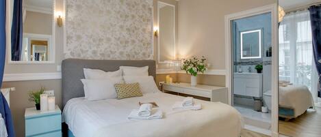 3 chambres, bureau, fer et planche à repasser, lit de bébé portatif