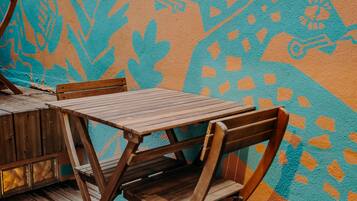 Asrama Umum Klasik | Teras/patio