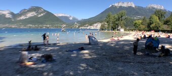 In the heart of St Jorioz, spacious apartment with terrace and mountain view