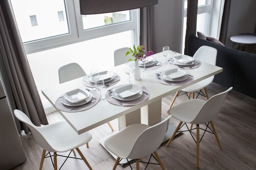 moderne Neubau-Wohnung mit 35qm Dachterrasse + Kamin