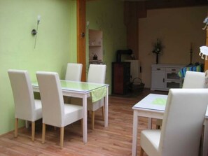 Unclassified image, 2 of 11, button