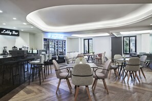 Coin salon dans le hall