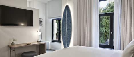 1 bedroom, Egyptian cotton sheets, premium bedding, down duvets